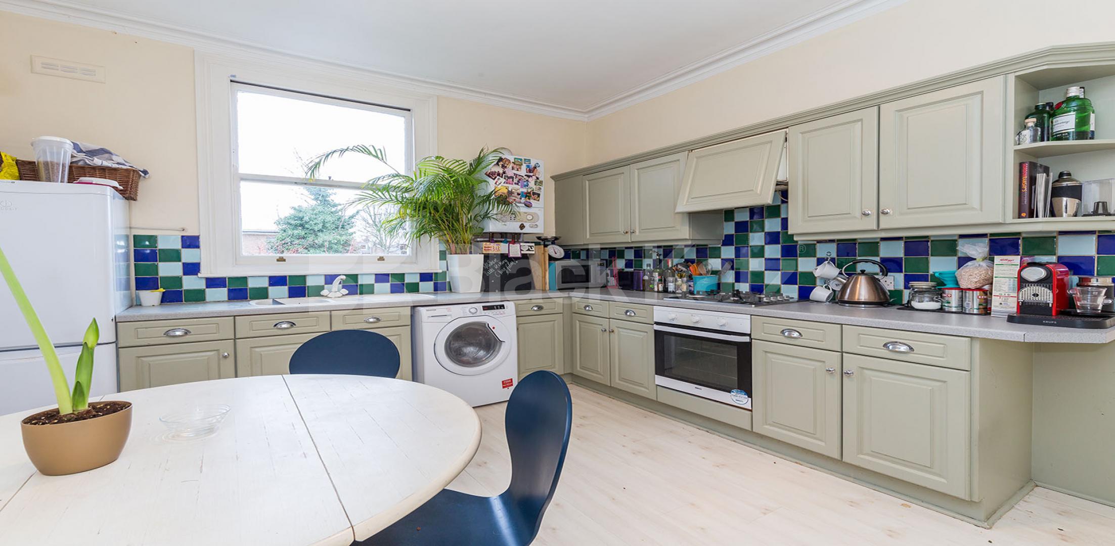 			NEW INSTRUCTION!, 2 Bedroom, 1 bath, 1 reception Flat			 Womersley Road, CROUCH END